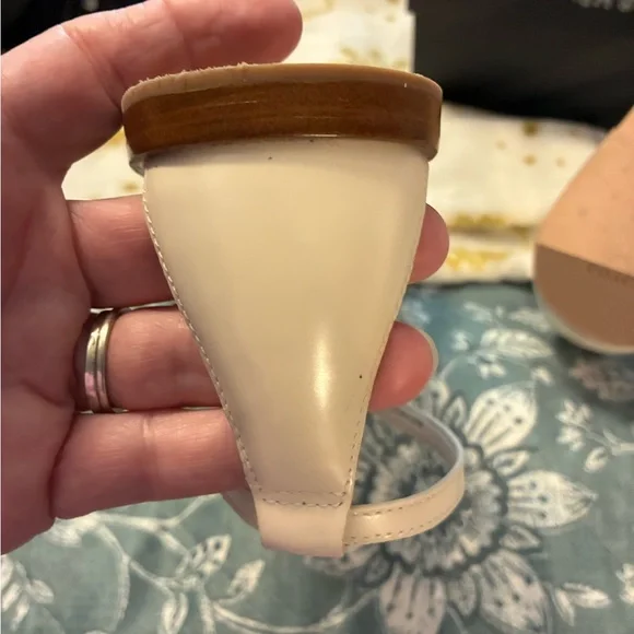 Coach Elegant White Strappy Sandals Sold Out Online Heel 0.5” EUC Wore 2 Times - Picture 5 of 9